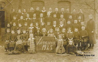 Szkoła powszechna w Żurawi, 1925 r. Z archiwum Brygidy Prus