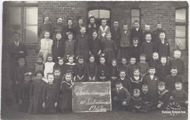 Ewangelicka szkoła w Ludwikowie, 1927 r. Z archiwum Franka Neasa