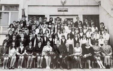 Grupowe zdjęcie szkolne. Szk. Podst. nr 2 w Kcyni, 06.1972 r. Z archiwum Anny Wadzińskiej 