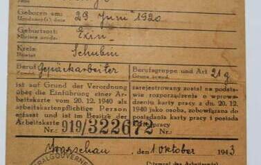 Bescheinigung (poświadczenie) o pracy, wystawione 1.10.1943 r. przez Arbeitsamt Warschau.