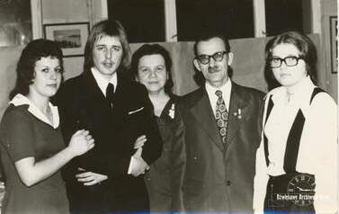 Studni&oacute;wka 1974 r. Stanisława i J&oacute;zef Pilarscy, Andrzej Jordan. Z archiwum Stanisława Pilarskiego