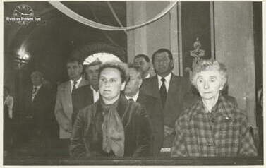 Msza św. w klasztorze. Na pierwszym planie od lewej: p. Wiktoria Pilarska, p. Sobecka. W drugim rzędzie p. Kazimierz Skimina 