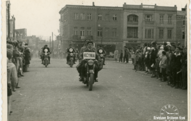 Rajd motocyklowy w Kcyni, lata 60. Z archiwum Mariusza Koplinera