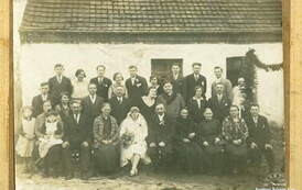 Wesele Władysławy Jankowskiej i Feliksa Jabłońskiego, Dobieszewo, 1931 r. Obok p. młodej jej rodzice_wynik
