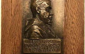 Płaskorzeźba o. Efrema. Z archiwum rodzinnego 