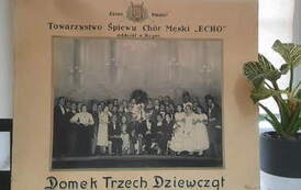Domek Trzech Dziewcząt. Operetka wystawiona przez ch&oacute;r "Echo". Z archiwum ch&oacute;ru.