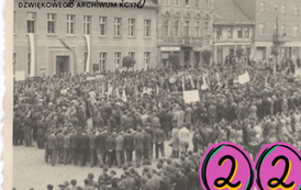 Uroczystość patriotyczna na Rynku. Z archiwum Anny Lewczyńskiej 