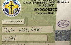 Identyfikator. Z archiwum Piotra Wolińskiego 