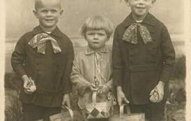 Podpis pod zdjęciem: Oleś, Zbyszek, Urszulka, 1933 r. Z archiwum Barbary Sobowiec 