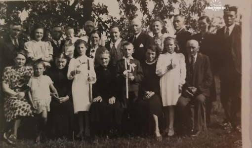 Pierwsza Komunia św. w parafii w Szaradowie. Z archiwum Henryka Wesół