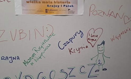 Lista obecności podczas konferencji. Planszę przekazała firma Kartonex.