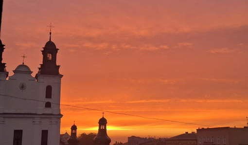 Wschód słońca w październiku 2025 r. Fot. J. Makarewicz 