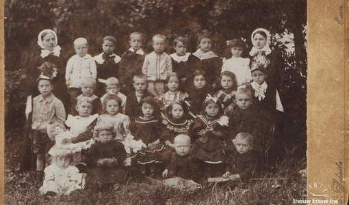 Ochronka w Kcyni, pocz. XX w., diakonisy Fot. Otto Scheibe, Exin. Ze zbiorów Zbigniewa Prusaka