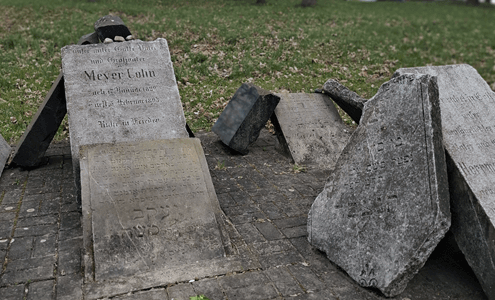 Lapidarium na cm. żydowskim w Kcyni 