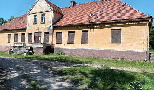Dwór w Smoguleckiej Wsi - miejsce narodziny hr. Bogdana Hutten-Czapskiego 