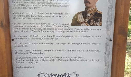 Tablica poświęcona hr. Bogdanowi Hutten-Czapskiemu. Fot. M. Daniel
