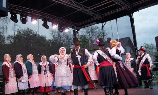 Zdjęcie do B&oacute;g się rodzi, moc truchleje 