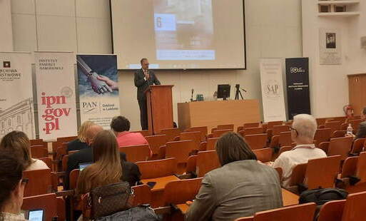 Zdjęcie do VI Krajowe Sympozjum Archiwalne - Archiwa rodzinne i społeczne 